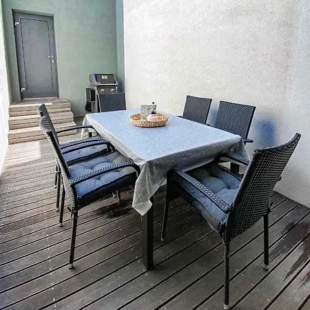 Seaview 1 Apartment
